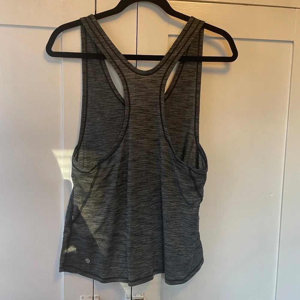 Lululemon Essential Charcoal Gray Racerback Active Tank Top Stylish Yoga Size 6 - Picture 9 of 12